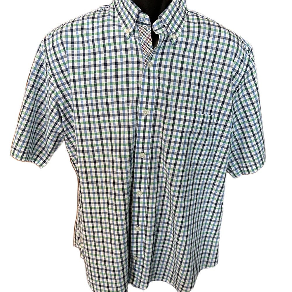 Tailorbyrd Collection Short Sleeve Button Down Shirt. Size Large